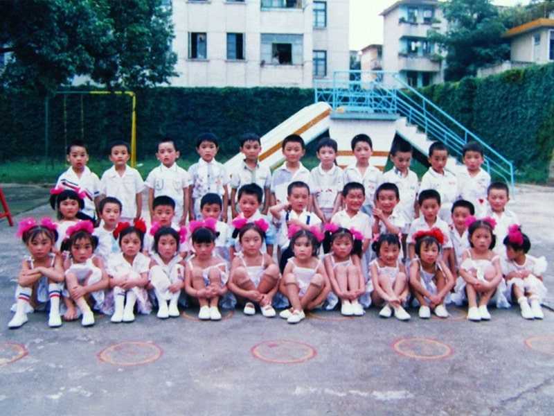 1990年厂职工幼儿园在六一前夕进行汇报表演